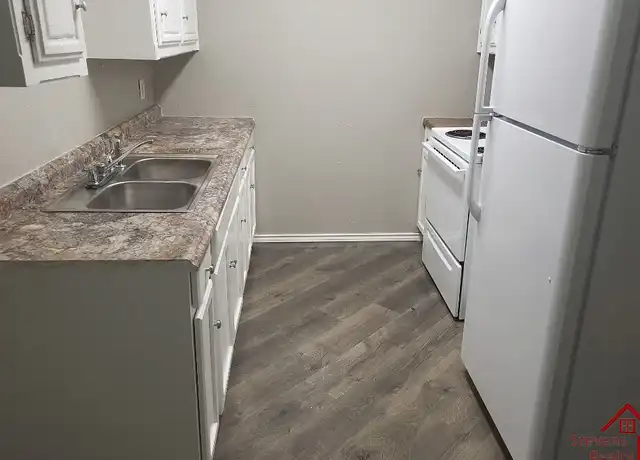 Property at 2110 NW Lindy Ave Unit E229, Lawton, OK, 73505, 1 bed, 1 bath, [object Object]