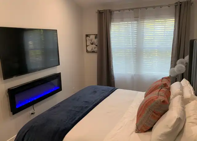 Property at 124 Driftwood St Unit 124, Marina Del Rey, CA, 90292, 1 bed, 1 bath, [object Object]