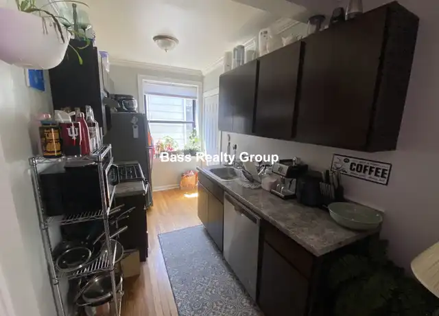 Property at 7006 N Paulina St Unit 3, Chicago, IL, 60626, 3 beds, 1 bath, [object Object]