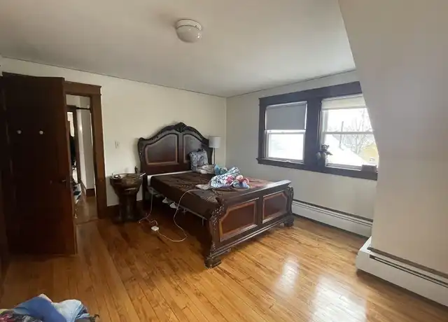 Property at 84 Walker St Unit 3, Newtonville, MA, 02460, 4 beds, 1 bath, [object Object]