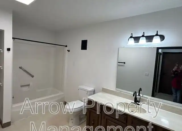 Property at 201 E Arbor Ave, Bismarck, ND, 58504, 1 bed, 1 bath, [object Object]