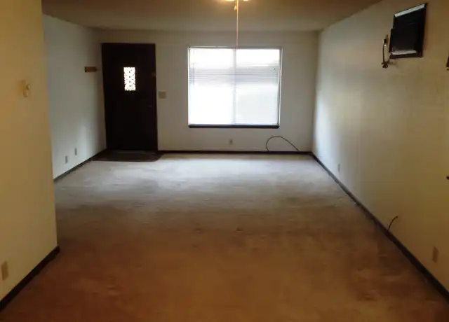 Property at 105 Wards Creek Ln, Rogue River, OR, 97537, 2 beds, 1.5 baths, [object Object]