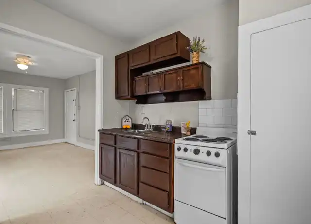 Property at Donna's Corner - 814 3rd Ave N, Texas City, TX, 77590, 1 bed, 1 bath, [object Object]