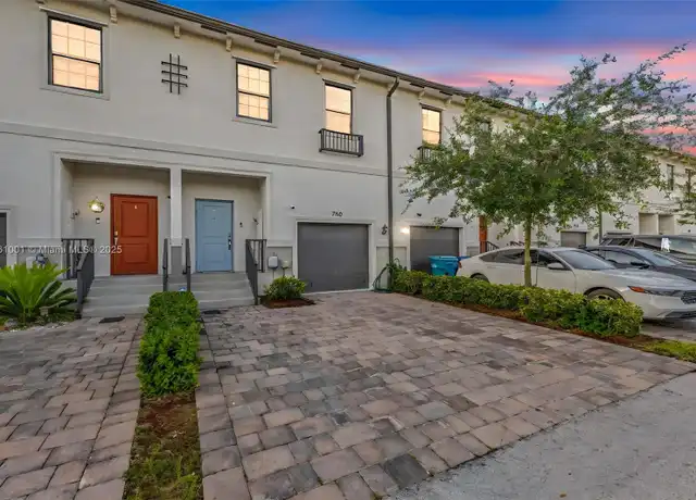 Property at 730 SW 12th St, Homestead, FL, 33034, 3 beds, 2.5 baths, [object Object]