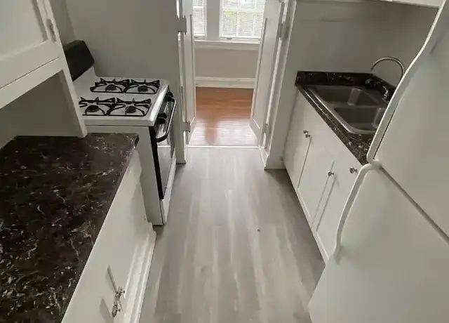 Property at The Massee Apartments - 347 College St, Macon, GA, 31201, 2 beds, 1 bath, [object Object]