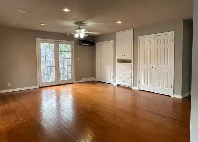 Property at 1402 Laurel St, Georgetown, TX, 78626, 0 beds, 1 bath, [object Object]