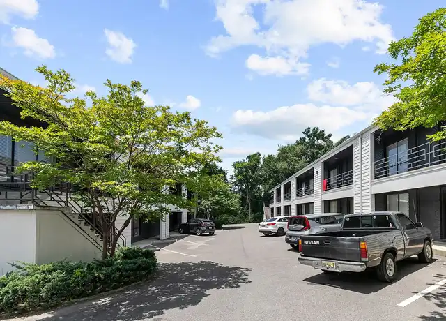 Property at Fox Hall - 1613 13th Ave S, Birmingham, AL, 35205, 1-2 bed, 1-2 bath, [object Object]