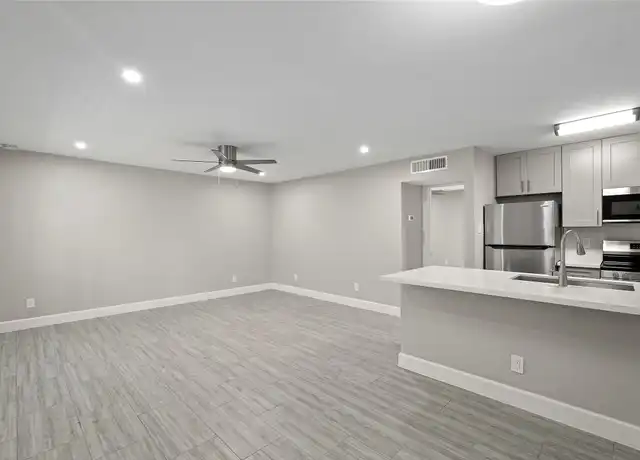 Property at 2121 Fountain View Dr Unit F-59, Houston, TX, 77057, 1 bed, 1 bath, [object Object]