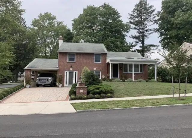 Property at 334 Bailey Rd, Bryn Mawr, PA, 19010, 3 beds, 2 baths, [object Object]