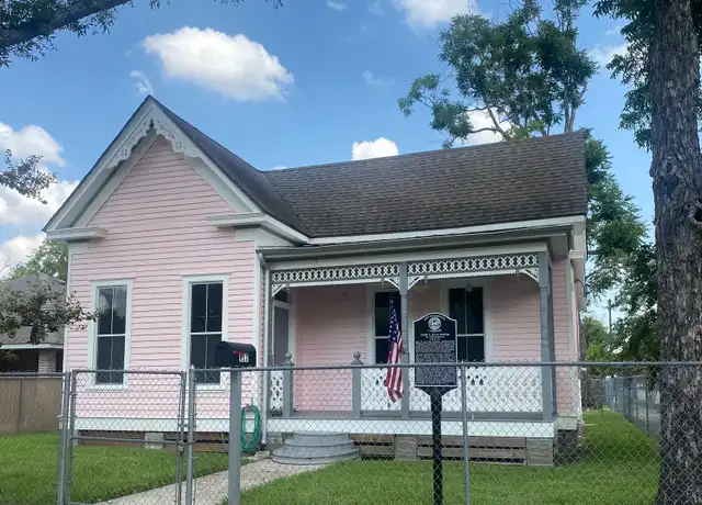 Property at 917 Pinckney St, Houston, TX, 77009, 2 beds, 2 baths, [object Object]