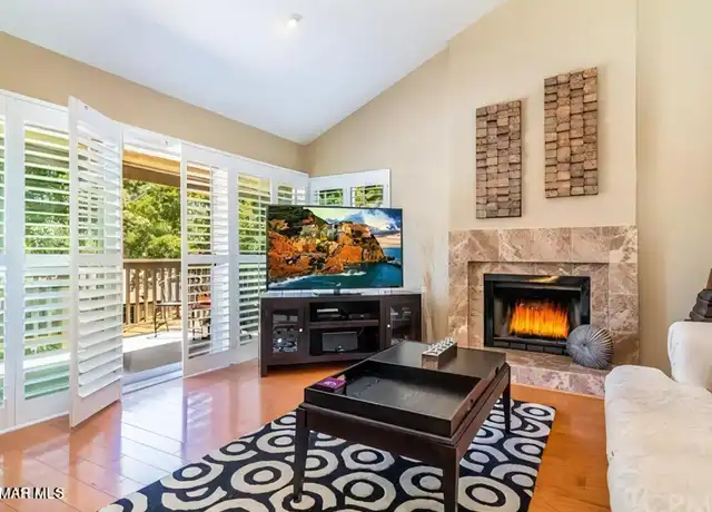 Property at 74 Rosehedge Ln, Oak Park, CA, 91377, 3 beds, 1 bath, [object Object]