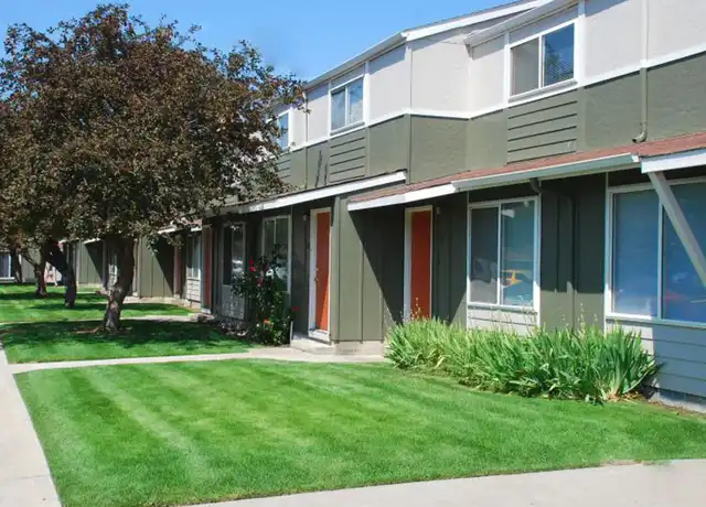 Property at 4421 W Hood Ave, Kennewick, WA, 99336, 2 beds, 1.5 baths, [object Object]