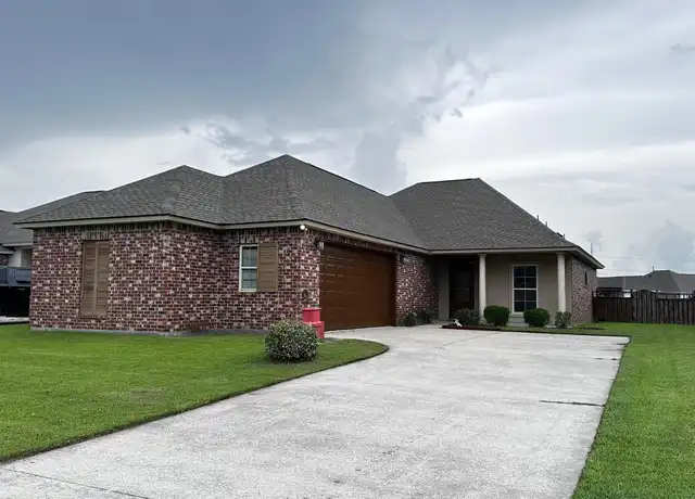 Property at 129 Lake Accardo Ave, Thibodaux, LA, 70301, 3 beds, 2 baths, [object Object]