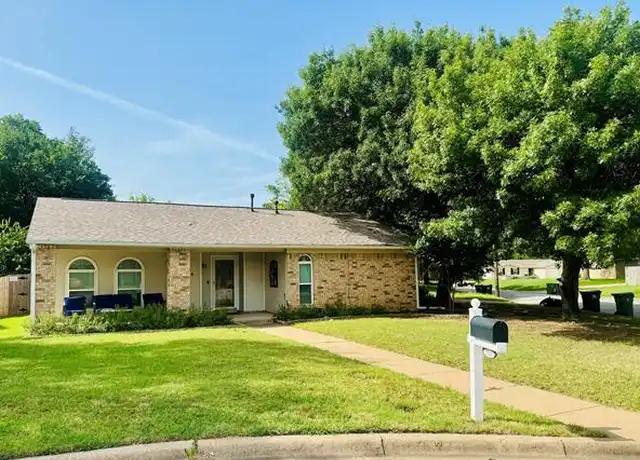 Property at 1204 Mohawk Dr, Arlington, TX, 76012, 3 beds, 2 baths, [object Object]