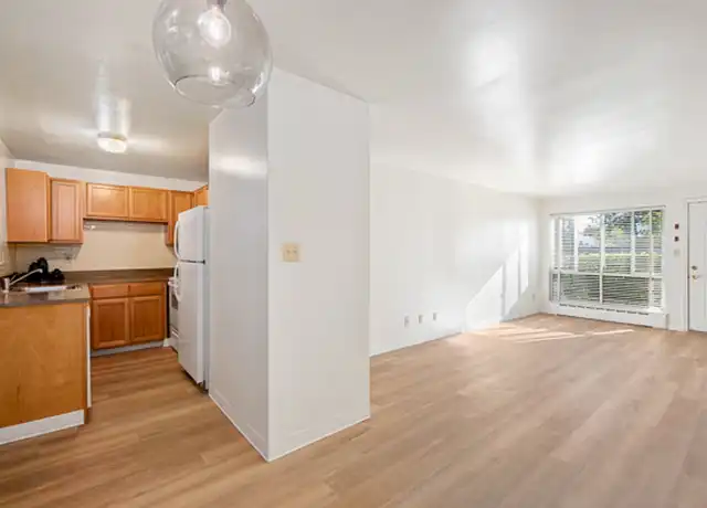 Property at 2727 NE 55th St Unit 2731, Seattle, WA, 98105, 1 bed, 1 bath, [object Object]