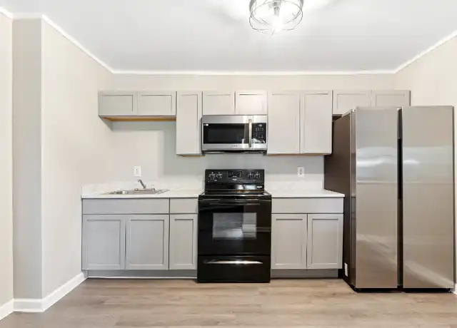 Property at 30 E E St Unit B, Brunswick, MD, 21716, 1 bed, 1 bath, [object Object]