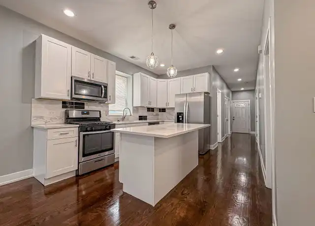 Property at 4817 W Jackson Blvd Unit 2, Chicago, IL, 60644, 3 beds, 1 bath, [object Object]