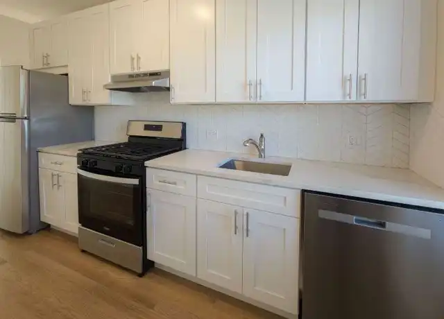Property at 1952 W Wilson Ave, Chicago, IL, 60640, 2 beds, 1 bath, [object Object]