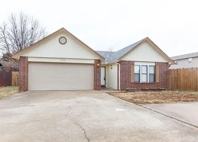 Property at 1978 E Frazier Ter, Fayetteville, AR, 72703, 3 beds, 2 baths, [object Object]