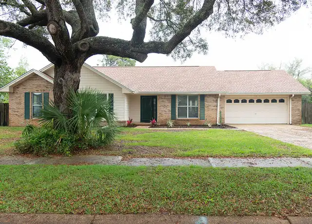 Property at 2225 Calle de Castelar, Navarre, FL, 32566, 3 beds, 2 baths, [object Object]