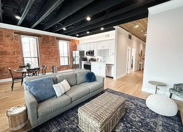 Property at 111 E Ennis Ave Unit A, Ennis, TX, 75119, 1 bed, 1 bath, [object Object]