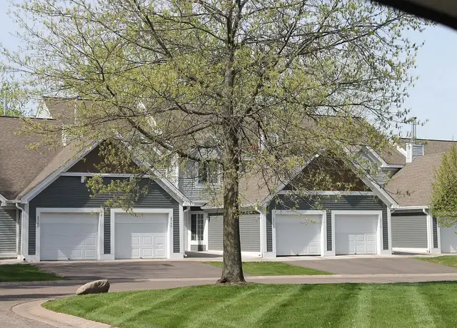 Photo of 2187 Cypress Dr, Saint Paul, MN 55125