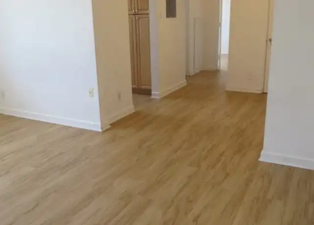 Property at 5712 Phillips Ave Unit B6, Pittsburgh, PA, 15217, 1 bed, 1 bath, [object Object]