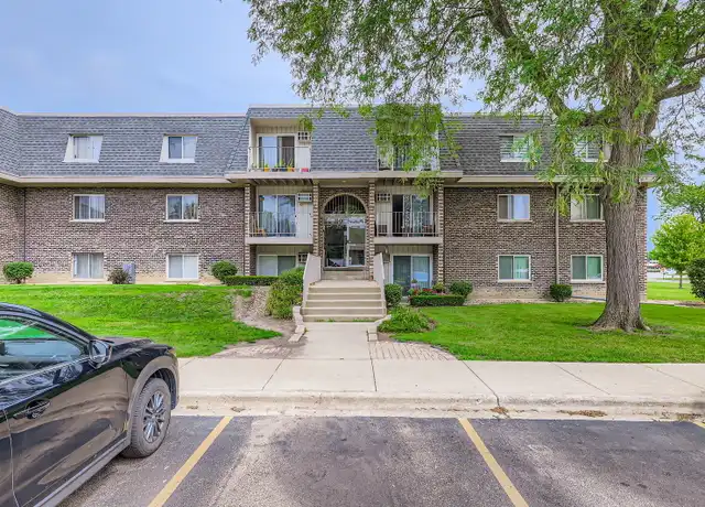 Property at 870 Winesap Ct #103, Prospect Heights, IL, 60070, 2 beds, 1 bath, [object Object]