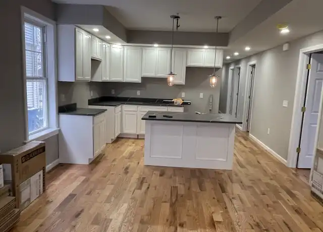 Property at 246 Hallock Ave Unit 2, New Haven, CT, 06519, 4 beds, 2 baths, [object Object]