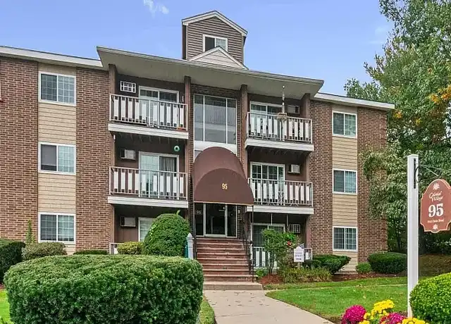 Property at Colonial Village Apartments - 440 River Rd, Manchester, NH, 03104, 2 beds, 1 bath, [object Object]