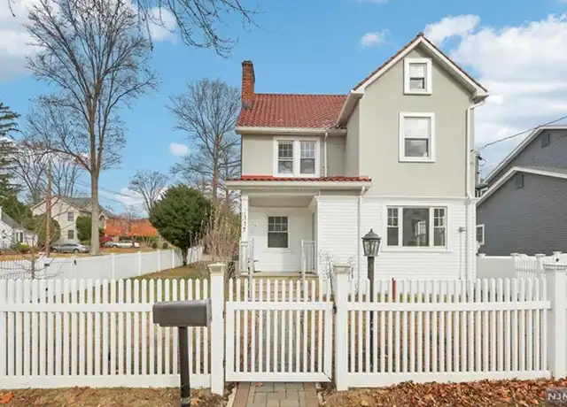 Property at 117 Park Ave, Cresskill, NJ, 07626, 3 beds, 2 baths, [object Object]