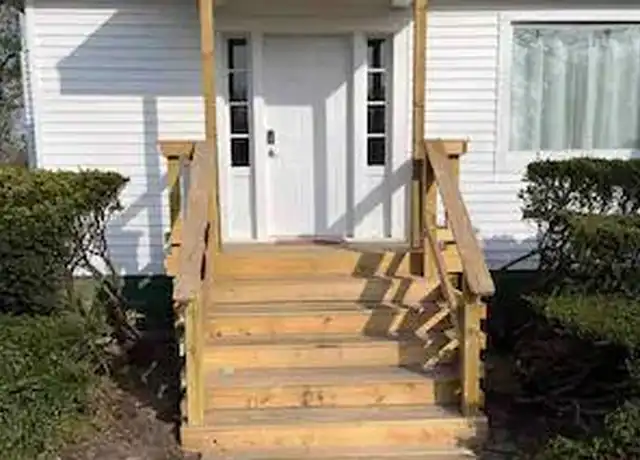 Property at 460 N Paw Paw St, Coloma, MI, 49038, 2 beds, 1 bath, [object Object]