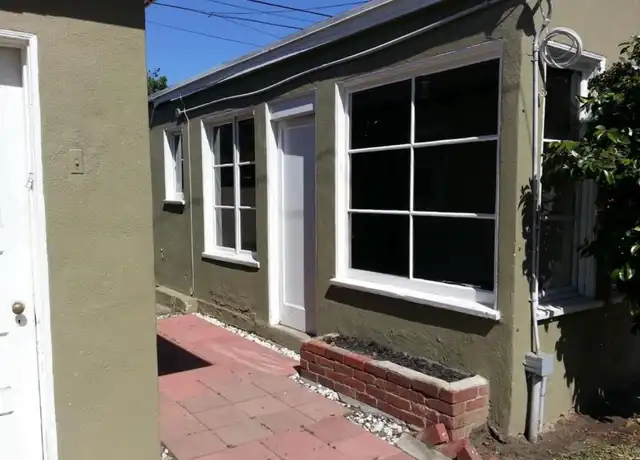 Property at 10025 Orange Ave, South Gate, CA, 90280, 2 beds, 1 bath, [object Object]