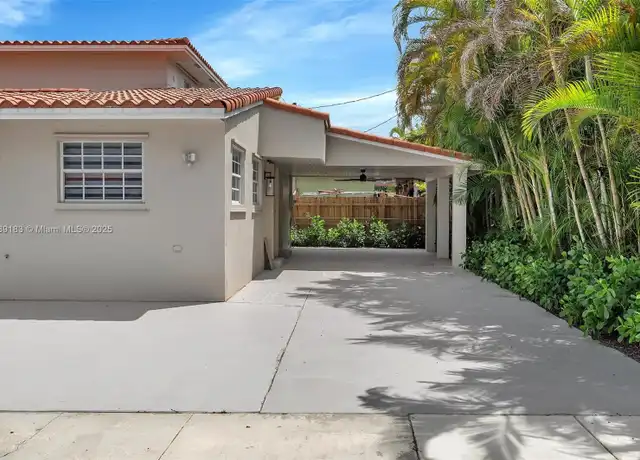 Property at 424 W 13th St, Hialeah, FL, 33010, 2 beds, 2 baths, [object Object]