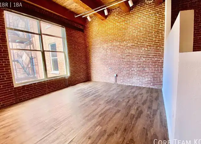 Property at 202 W 5th St Unit 301, Kansas City, MO, 64105, 1 bed, 1 bath, [object Object]