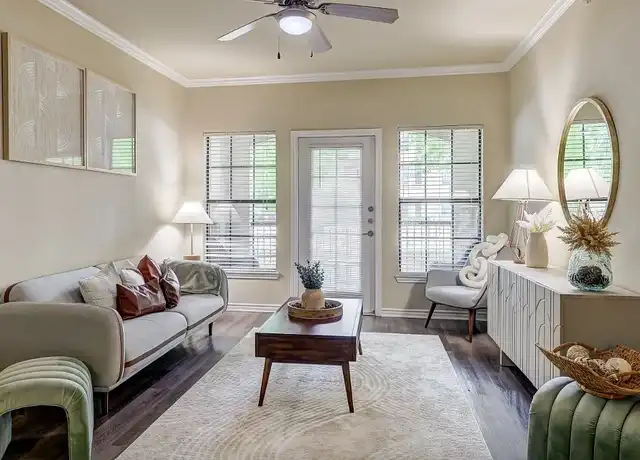Property at Paramount at Cedar Lodge - 6929 Commerce Cir, Baton Rouge, LA, 70809, 1 bed, 1 bath, [object Object]