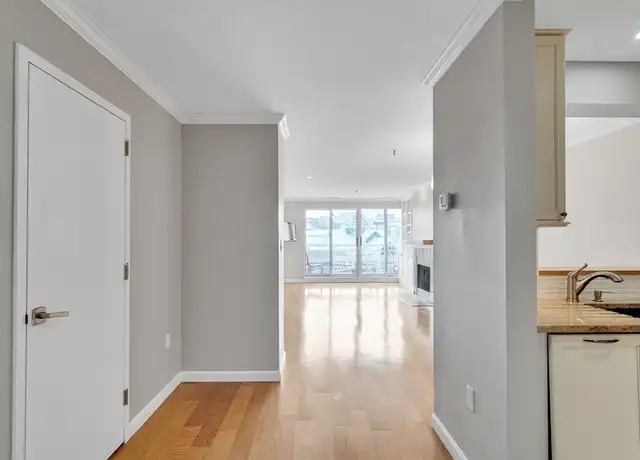 Property at 4 Canal Park, Cambridge, MA, 02141, 1 bed, 1 bath, [object Object]