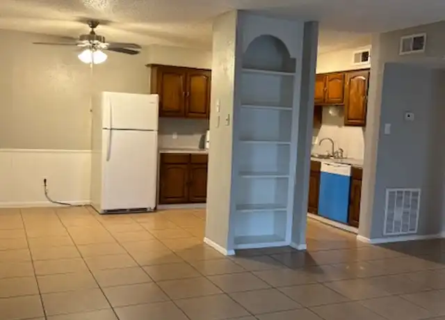 Property at 4018 Holly Rd Unit 08, Corpus Christi, TX, 78411, 2 beds, 1 bath, [object Object]