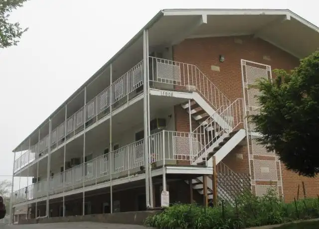 Property at 1008 S 30th Ave Unit 3, Omaha, NE, 68105, 1 bed, 1 bath, [object Object]