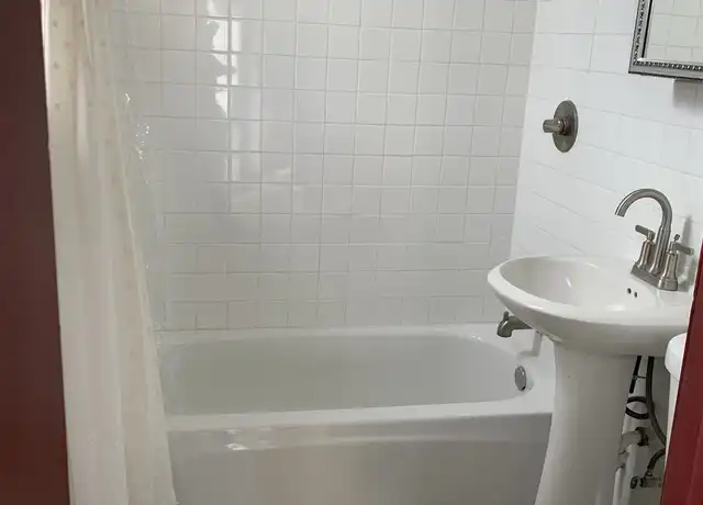 Property at 265 W Alexander St Unit 3rd Floor, Chicago, IL, 60616, 4 beds, 2 baths, [object Object]