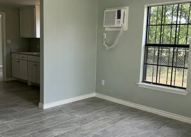 Property at 1218 NW 23rd St Unit 2, San Antonio, TX, 78207, 1 bed, 10.5 baths, [object Object]