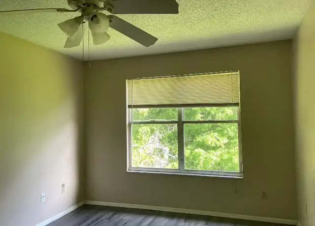 Property at 2208 Northlake Dr, Sanford, FL, 32773, 2 beds, 2 baths, [object Object]