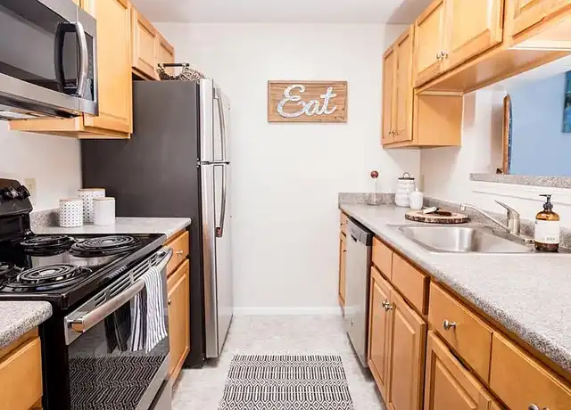 Property at Country Glen Apartments - 600 Meridian Street Ext, Groton, CT, 06340, 2 beds, 2 baths, [object Object]