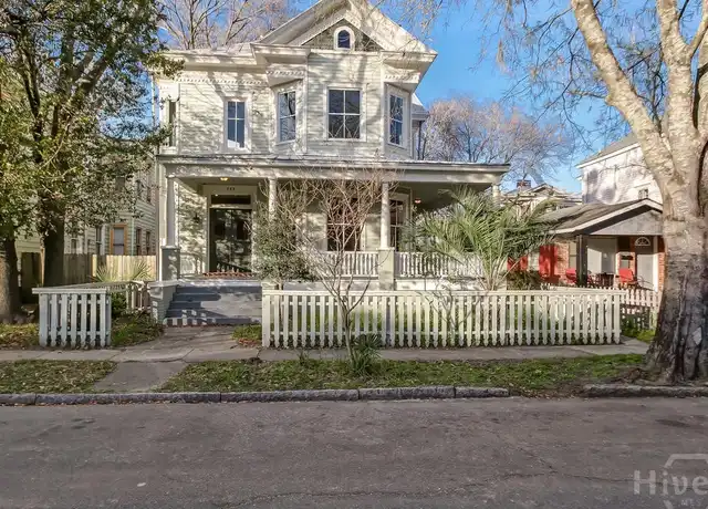 Property at 208 W 35th St, Savannah, GA, 31401, 4 beds, 2 baths, [object Object]