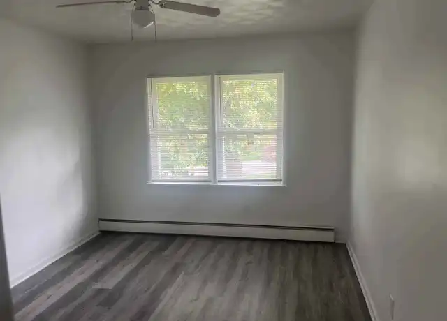 Property at 100 Navaho Ct Unit 2, Radcliff, KY, 40160, 2 beds, 1 bath, [object Object]
