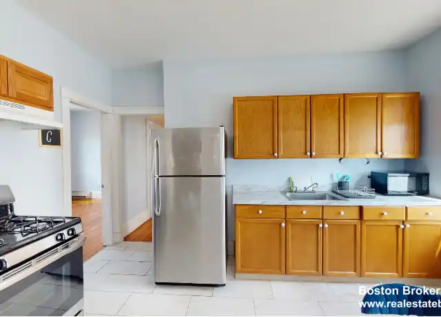 Property at 61 Crescent Ave Unit 3, Boston, MA, 02125, 4 beds, 1 bath, [object Object]