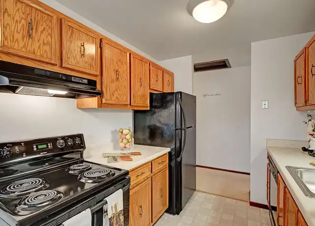 Property at Sunset Ridge - 8183 N 107th St, Milwaukee, WI, 53224, 1-2 bed, 1-1.5 bath, [object Object]
