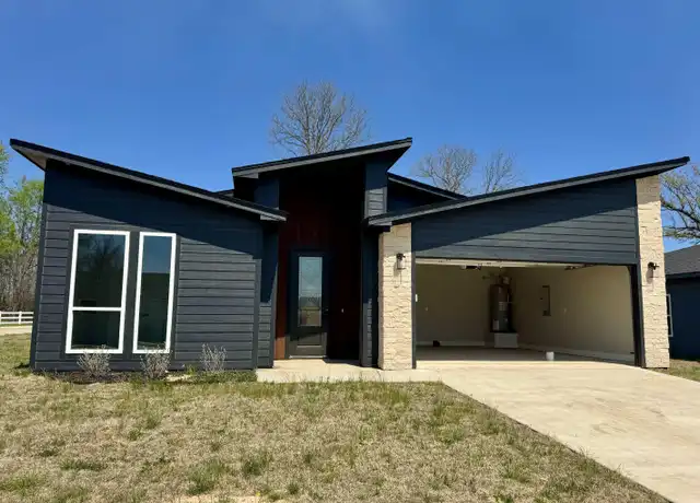 Property at 15610 Garden Ln, Lindale, TX, 75771, 3 beds, 2 baths, [object Object]