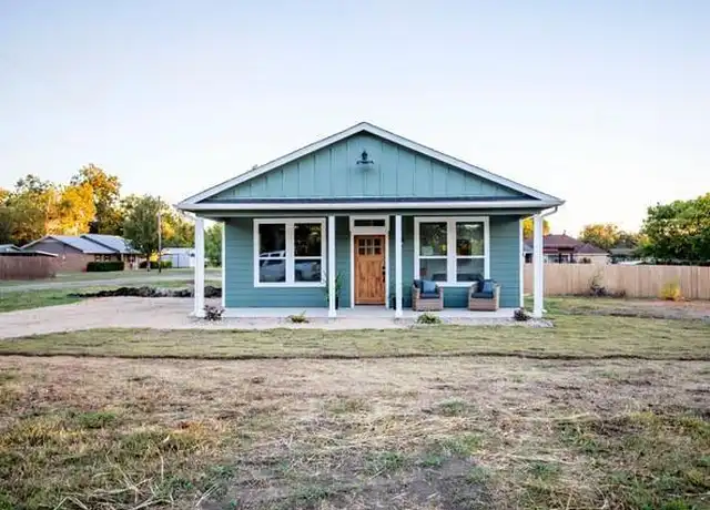 Property at 804 Walnut St, Honey Grove, TX, 75446, 3 beds, 2 baths, [object Object]