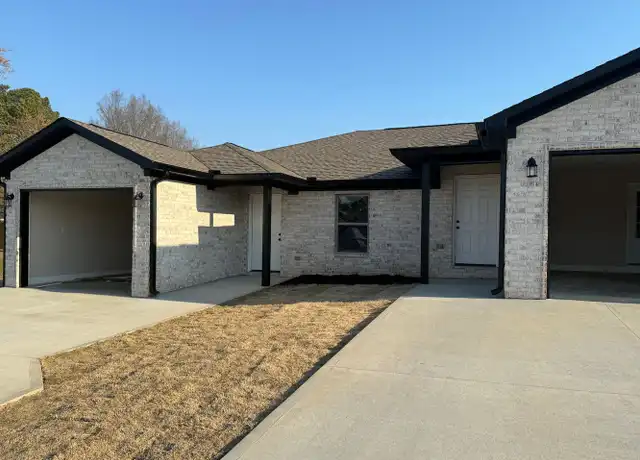 Property at 100 E Crestview Dr Unit B, Greenfield, TN, 38230, 2 beds, 2 baths, [object Object]